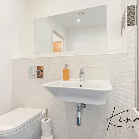 Luxury 2 Bed - - Mailbox - Bhx Station - Bullring - O2 Academy - Free Parking *