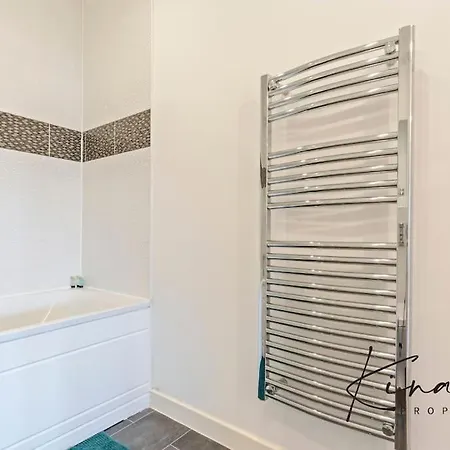 Luxury 2 Bed - - Mailbox - Bhx Station - Bullring - O2 Academy - Free Parking *